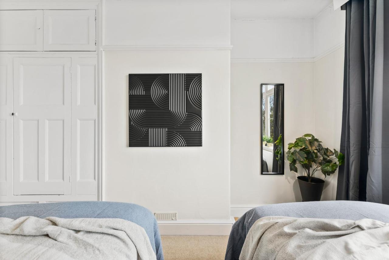 Stunning 4-bed - Garden - Sleeps 14 Casa de Férias Bristol