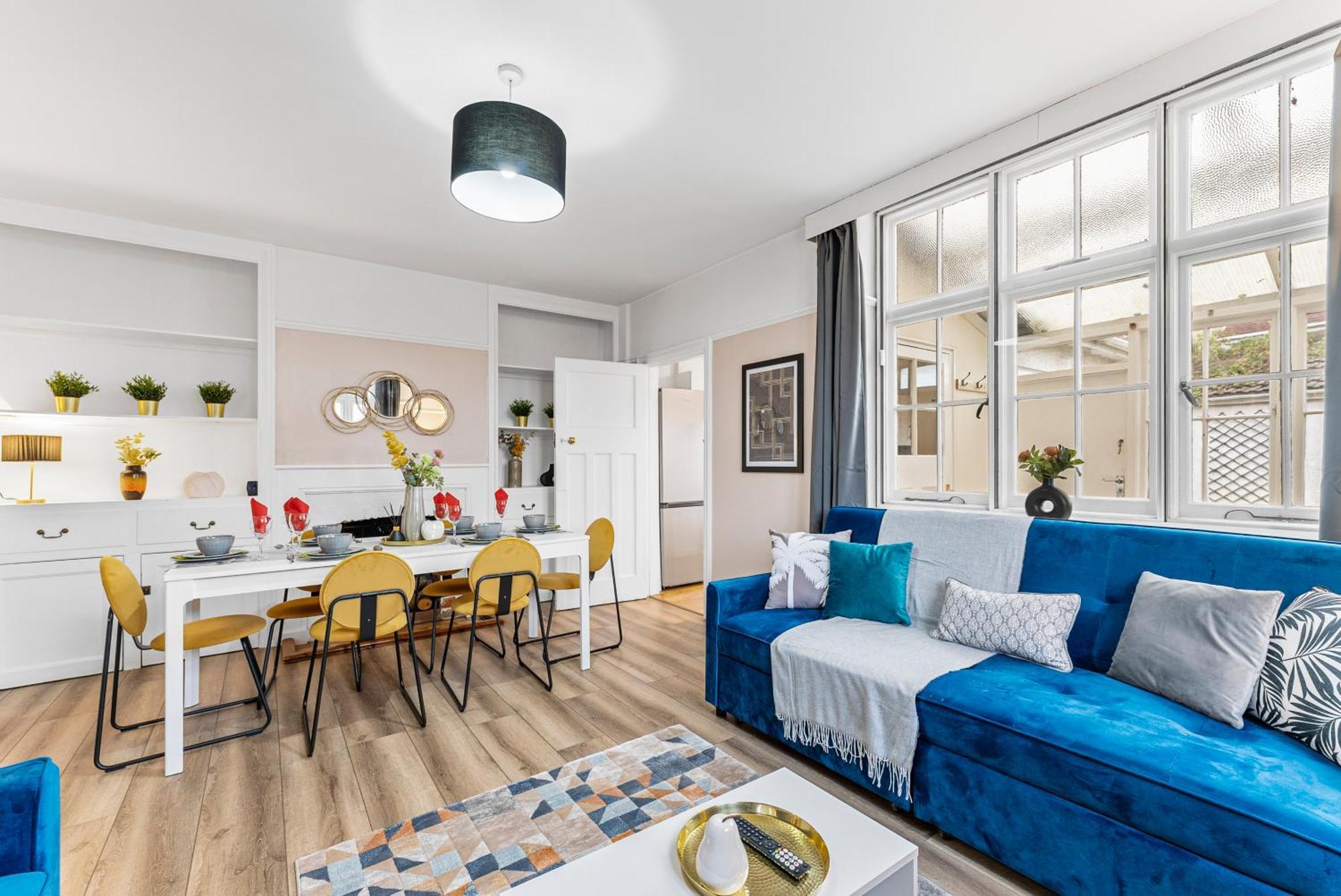 Stunning 4-bed - Garden - Sleeps 14 Casa de Férias