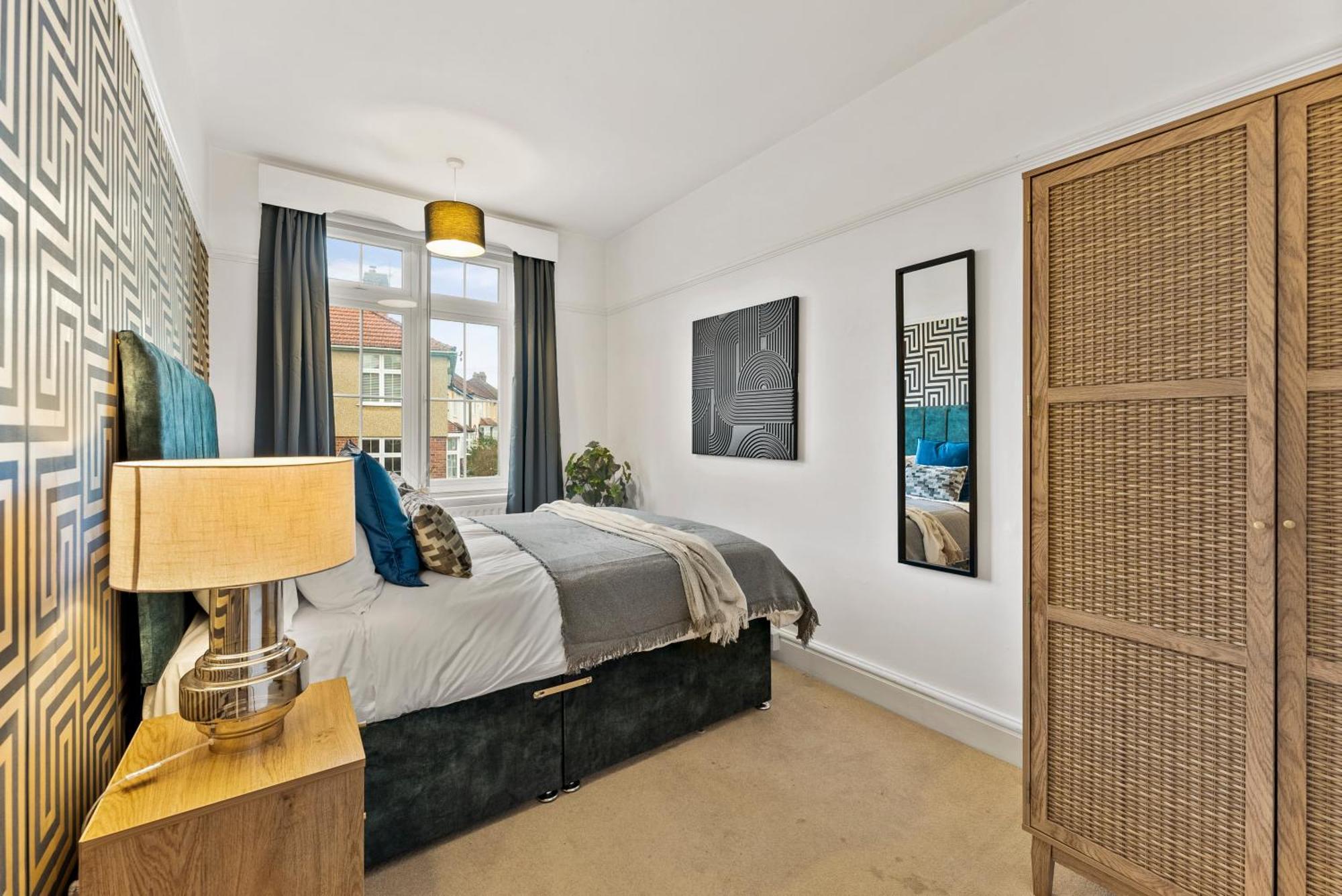 Stunning 4-bed - Garden - Sleeps 14 Casa de Férias Bristol
